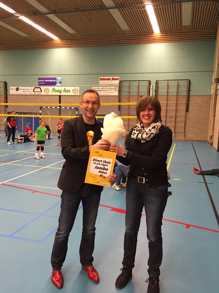 Alle kinderen trakteren🎉 feest in de Goorns Gieten. 1e Jumbo Abbas suikerspin gegeven aan Ingrid <a href="/VCOostermoer/">VC Oostermoer Gieten</a>😃grvjan