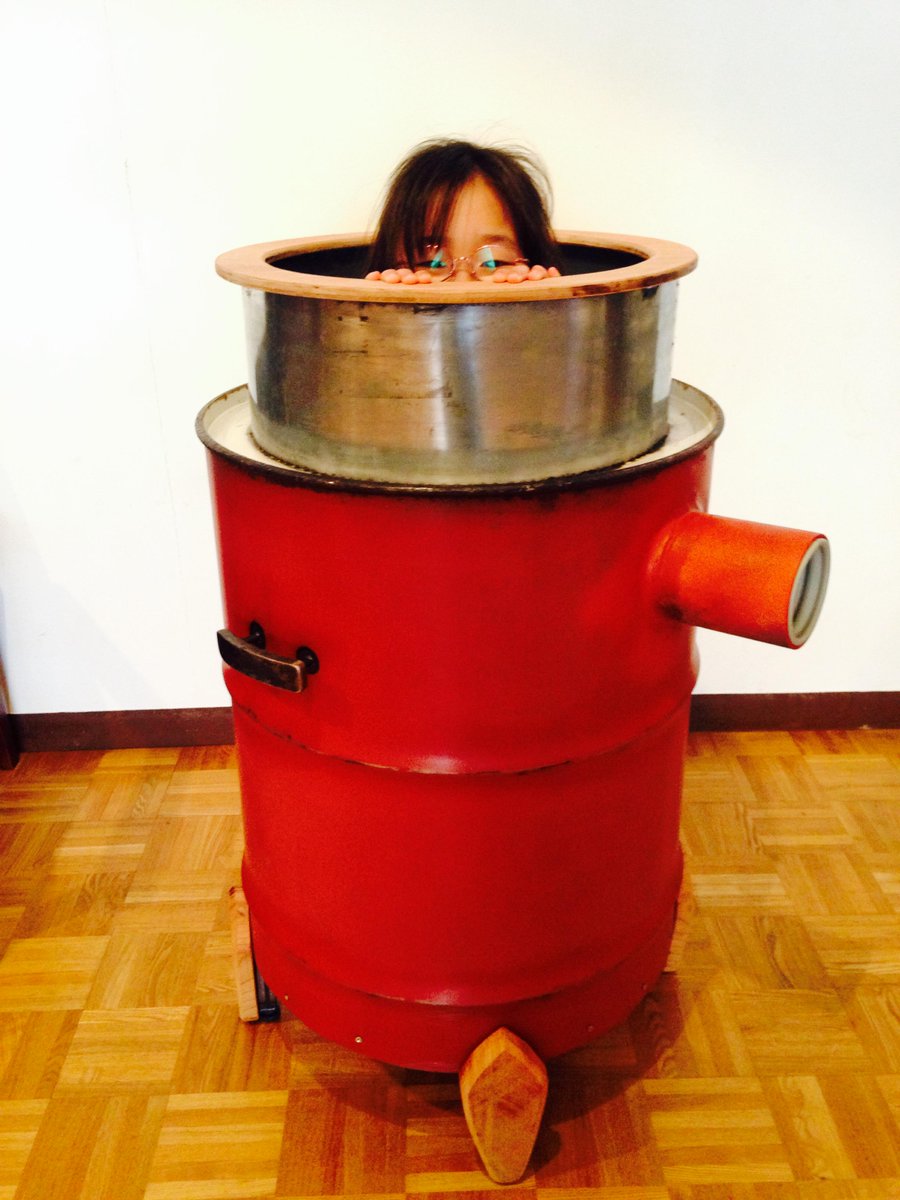 andreasohman's tweet photo. LOVE!“@cinekoya: @andreasohman We made the rocket which appear in Simon by mayself in Japan. We really love Simon ! http://t.co/4Q600L9Rji”