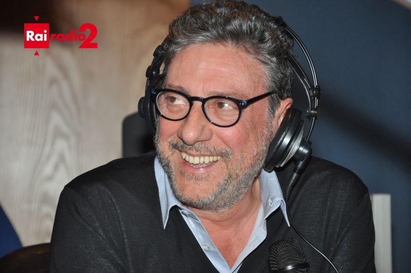Alle 11.30 @castecreep Sergio Castellitto e Alice a Radio2 Social Club! Bit.ly/RaiRadio2 per la diretta!