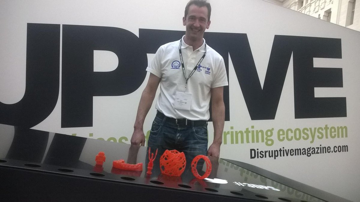 koldoartola's tweet photo. Despedida del #3dps con figuras impresas por nuestra #3dprinter #dlp #Eraikizpi y la resina @FunToDo_3DResin http://t.co/7h1bg3AXJE