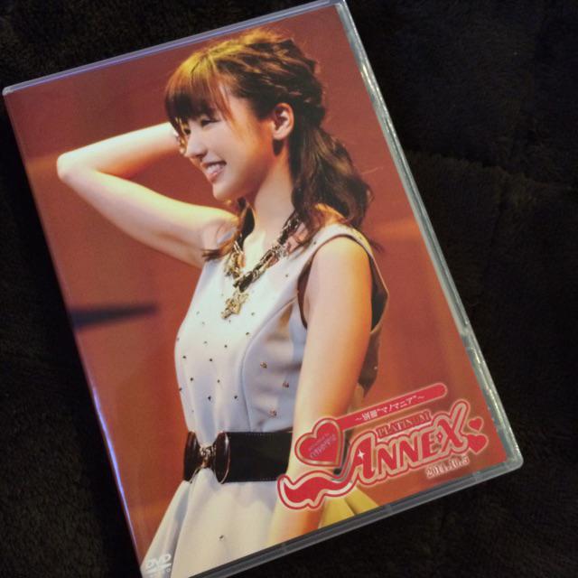 erina_mano's tweet photo. 去年のアネックスイベントの
DVDやっともらえたーーーっ！

カバーした
「私の魅力に気づかない鈍感な人」
「春ビューティフルエブリデイ」
収録されてた😂✨

この2曲ホントに大好き💕 http://t.co/iOIOirqb8H