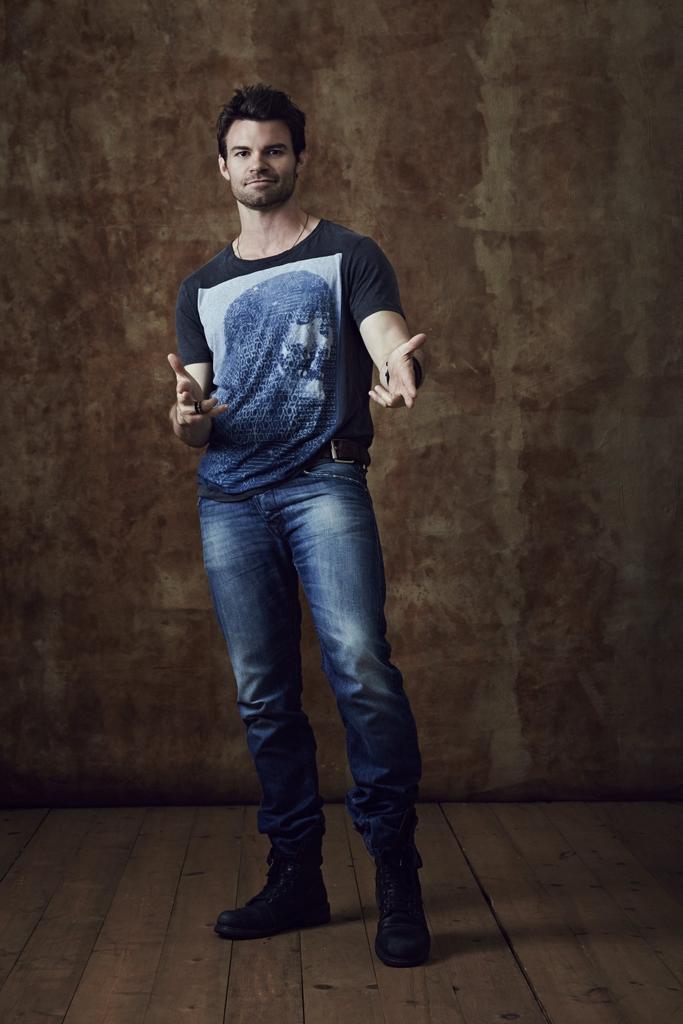 Happy birthday Daniel Gillies  We love you *-* 