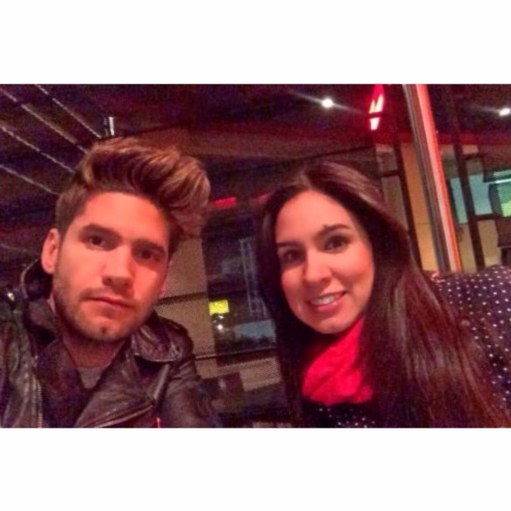 GabyKnapp's tweet photo. Miren quien vino a visitarme por mi cumple 😍😍😍😍 @knappmusic #Brothers #family http://t.co/NUjeNeCLA2