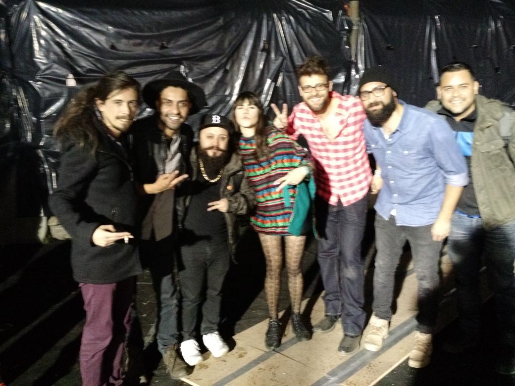 jefesdldesierto's tweet photo. Muchas gracias a todos los que bailaron con nosotros la pasamos increible, gracias @vivelatino  y @Bonnz http://t.co/5rpmCzqA1X