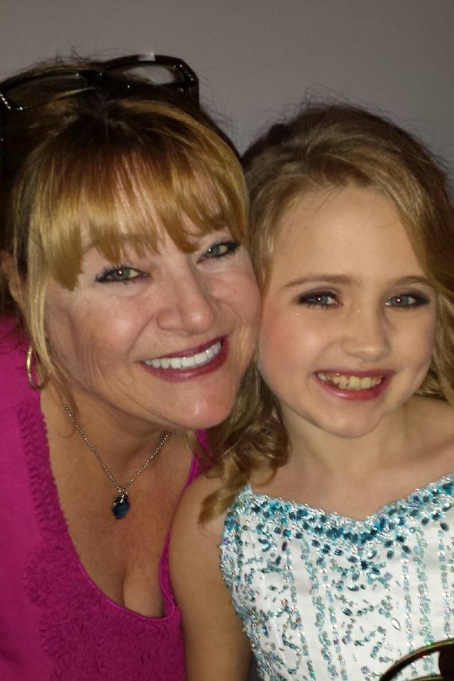 TinaTeeter2's tweet photo. My sweet beautiful  granddaughter ,.. Ella Bug :-) so of proud of her. Our little lady. http://t.co/hGe0beTTf8