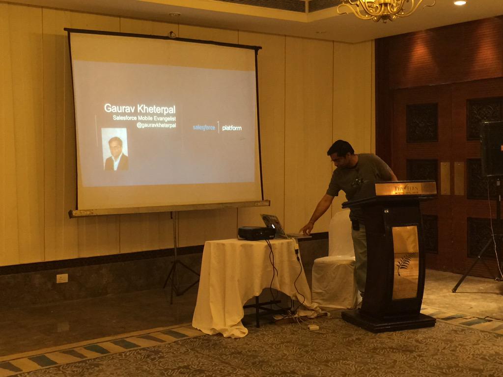 forceguru's tweet image. @SharmaBhawani has just completed and now @gauravkheterpal is on stage. #LightingDevWeek #GoLightingFast #JaipurDUG