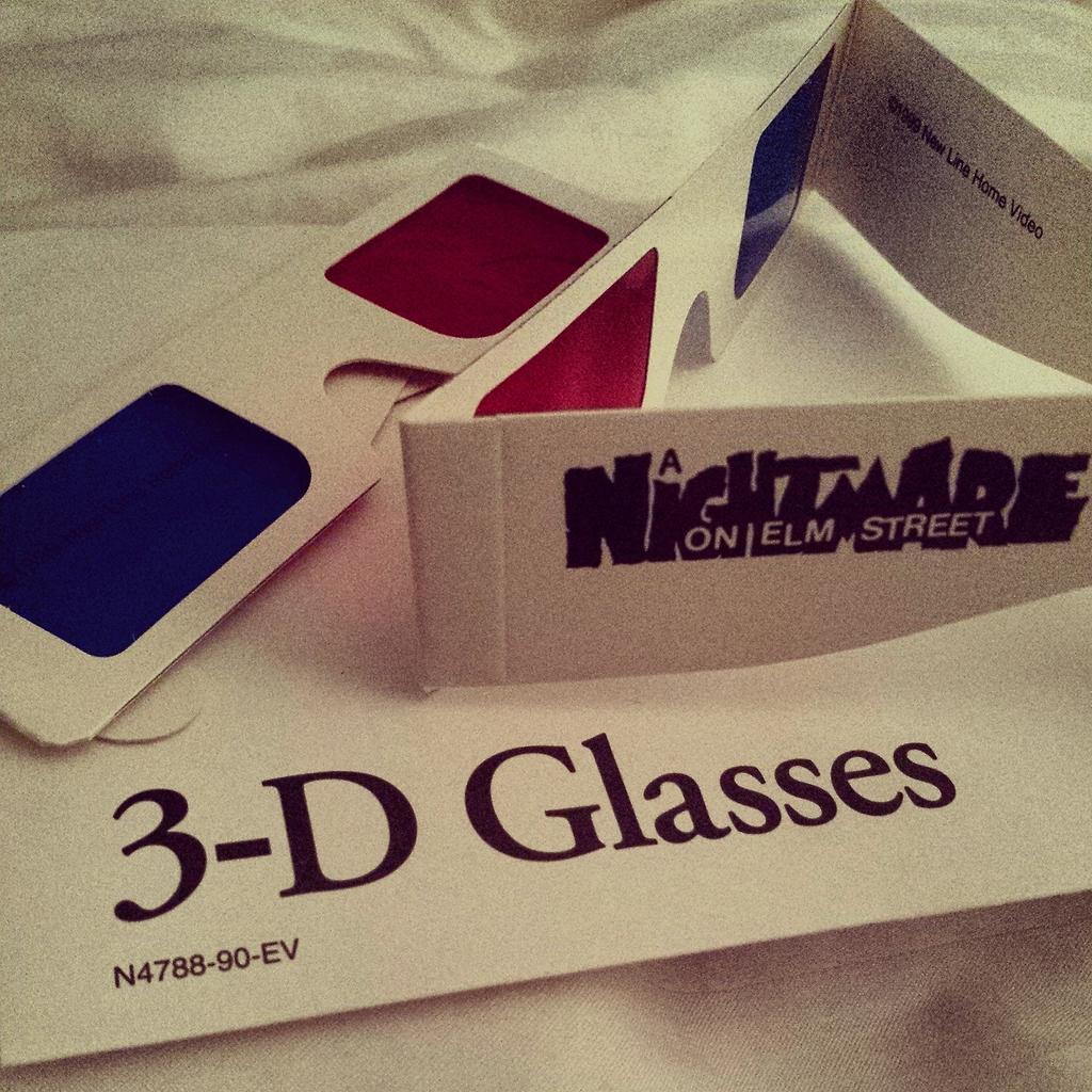 bboy_faith's tweet image. #ANightmareOnElmStreet / #FreddysDead / #3DEffects / #3DGlasses / #90s / #RedNBlue / #MovieInBed / #Classic