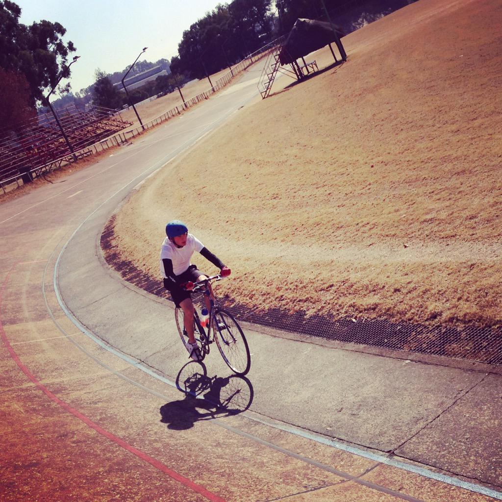 Wez371's tweet photo. Velodrome vibes, need to get back there one of these days.  
#Velodrome #Cycling #Track #Singlespeed http://t.co/TlKYXTQv7k