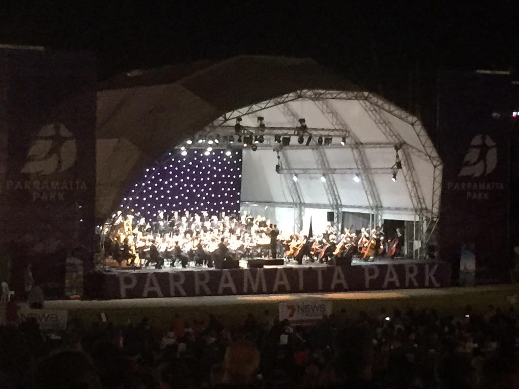 Bamberette's tweet image. Enjoying the wonderful Sydney Symphony Orchestra in Parramatta Park! #SSO #7Live #ParramattaPark  🎼🎶🎻