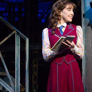 BeccoTobin's tweet photo. Gorgeous! Has she worn red yet? http://t.co/8WE4b1QUi8