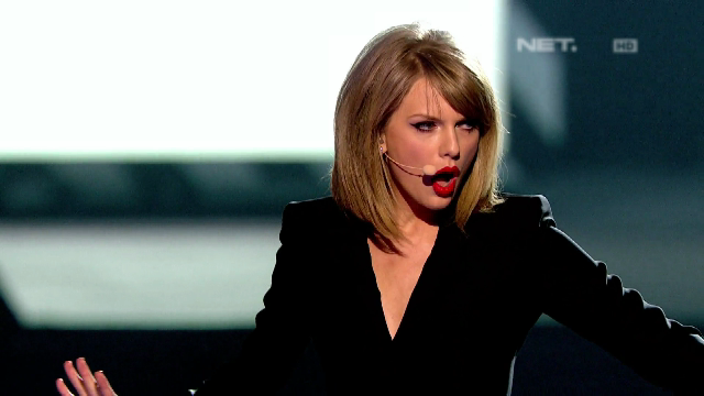 Blank space taylor swift cover. Тейлор свифт американ мьюзик эвордс. Blank space taylor. Taylor swift blank. Blank space taylor swift cover.