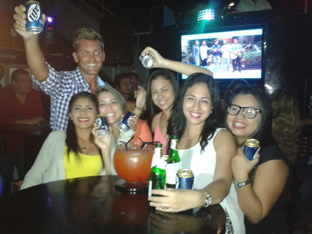 MillerLiteEc's tweet image. En Haze #Manta, disfrutando de la mejor noche Lite #GoForIt