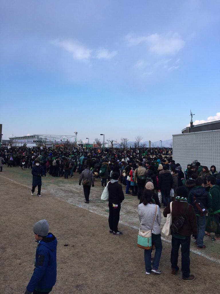 nankatsu_staff's tweet photo. 第二回松本山雅FC研修！
松田直樹選手の誕生日でもあるこの日、J1昇格初のホームゲーム、アルウィンに高橋陽一先生含む南葛SCフロント一同でお邪魔させて頂いております。

#南葛SC #松本山雅FC http://t.co/55Ngru3WJF