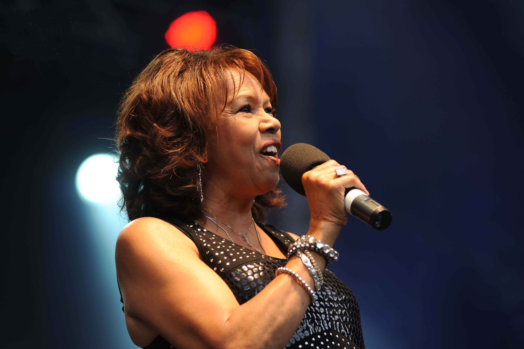 Happy Birthday Candi Staton
1940   13                75 