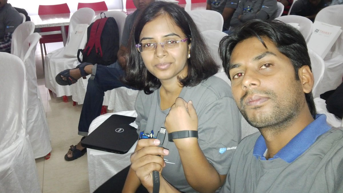 visu5747's tweet image. Cool goodies tshirt, and band cum pen drive #lightningdevweek #golightningfast @trekbin