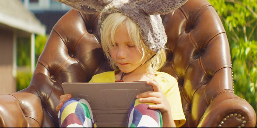 jackdefilm's tweet photo. Als Jack ontdekt dat zijn moeders hem via internet besteld, laat hij zich dat geen 2 keer zeggen... #jackdefilm http://t.co/k2Boqjfs94