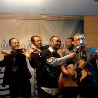 Tokoh2 KPK yg hebat RT <a href="/davidhutauruk/">david hutauruk</a>: #NET_NyanyianRaya <a href="/KPK_RI/">KPK</a> <a href="/PartaiSocmed/">#99</a> <a href="/Aku_KPK/">akukpk</a> <a href="/BudiSetyarso/">Budi Setyarso</a> <a href="/addiems/">ADDIE MS</a>