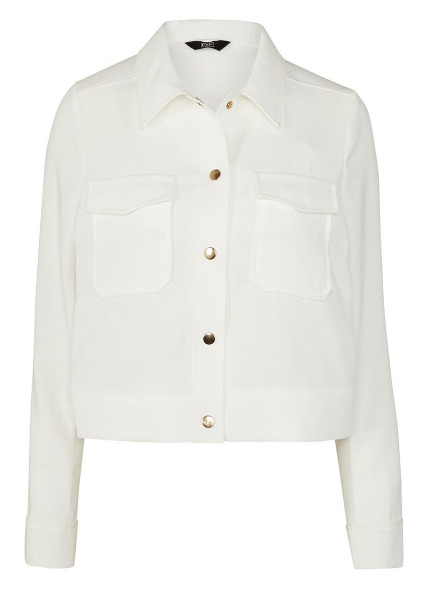 FandFIreland's tweet image. We're yet to find a look our all-white utility jacket doesn't improve. bit.ly/1wJtF4q #StyleSolution #OOTD