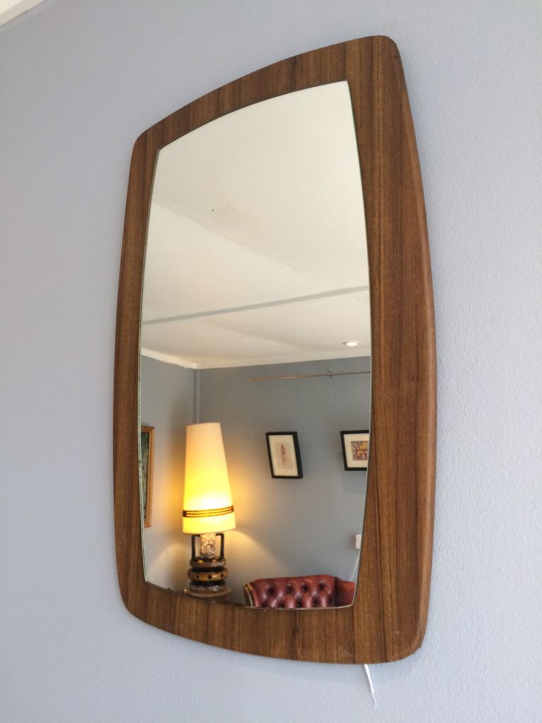 FurnishStudio54's tweet photo. Last retro mirror still in stock http://t.co/nhBEeIn2vD
