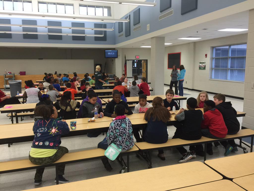 Dr_K_BENTON's tweet photo. Saturday school snack time @ FHES. 😃😜#NCSSBeTheBeBest @aprpes2005 @FuhreySamantha #FHESWolfpack http://t.co/YqCj24bpE5