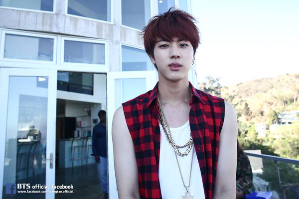 hongcepts's tweet photo. Kim Seok Jin #JIN #PINKPRINCESS #MOTHER #PRINCESSMARIO #BICEPS 14 http://t.co/MIiW1UNwtZ