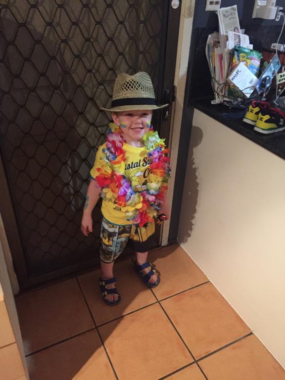 kjr2286's tweet photo. @nthqldcowboys off to the game #gotroppo #rideemcowboys http://t.co/uszxxK8gsp