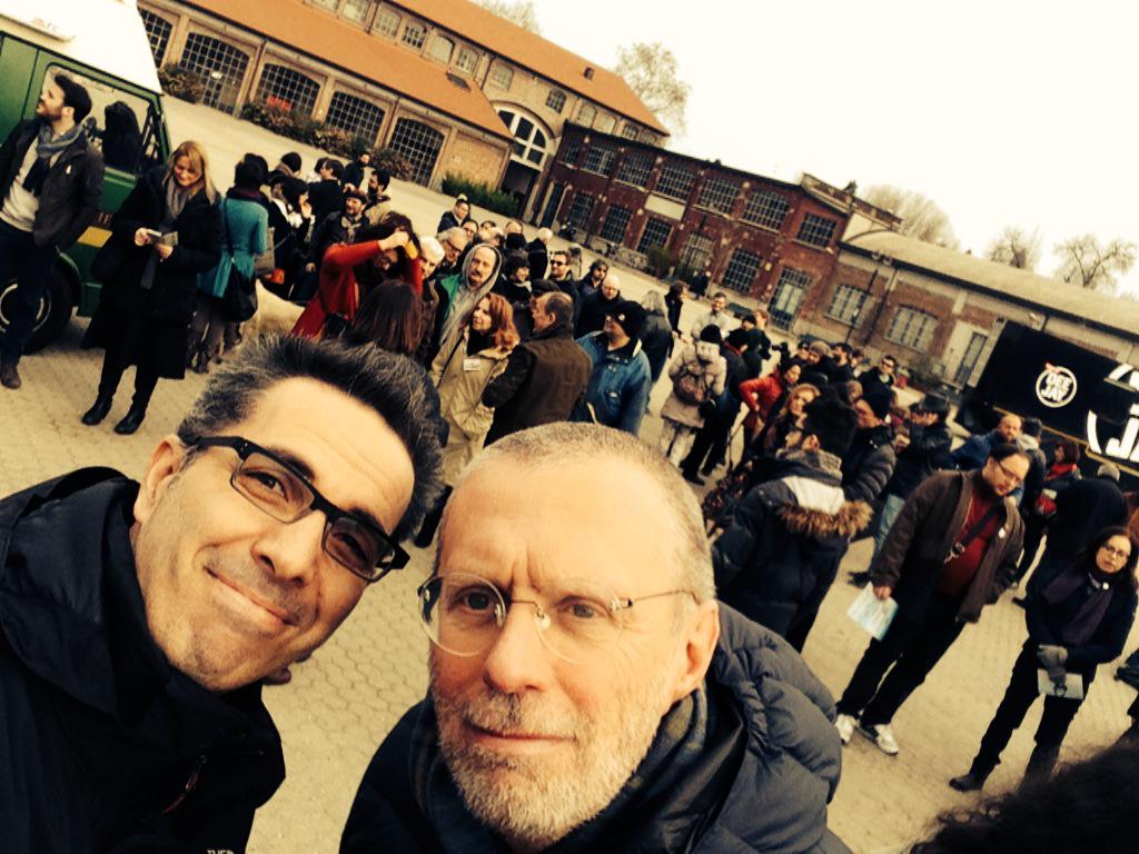 FSolibello's tweet photo. Già pronte le Radio della Salute Mentale, a @RadioCityMilano raduno nazionale con la guida del Dottor @MassimoCirri 🙈 http://t.co/tpgMiuxIgG