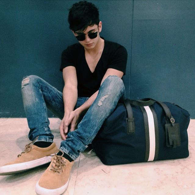 tellemjaye's tweet photo. Early flight... but thanks to @bordersph for my personalized weekender 👌✈️ http://t.co/3b8Zsz4lnr