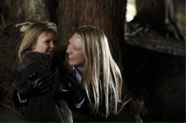 This pic is so cute and Anna is soo cute ❤️☺️ #Fringe