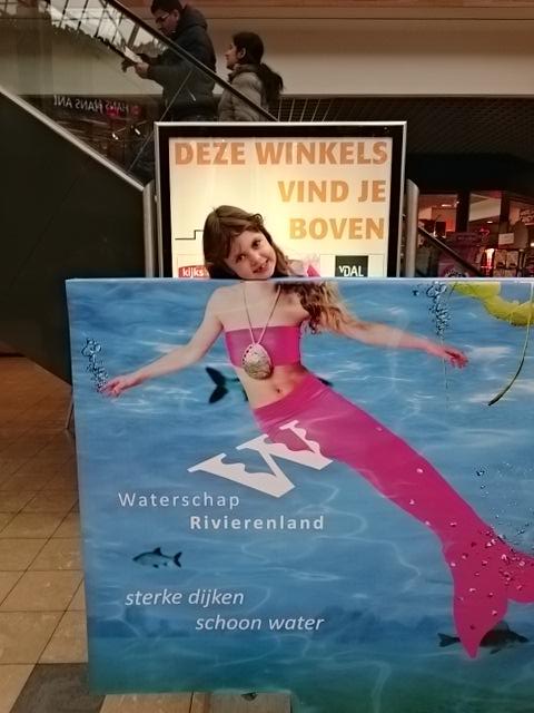 PetraDriessen's tweet photo. #zwemmenofstemmen http://t.co/ZoyK1vzWac