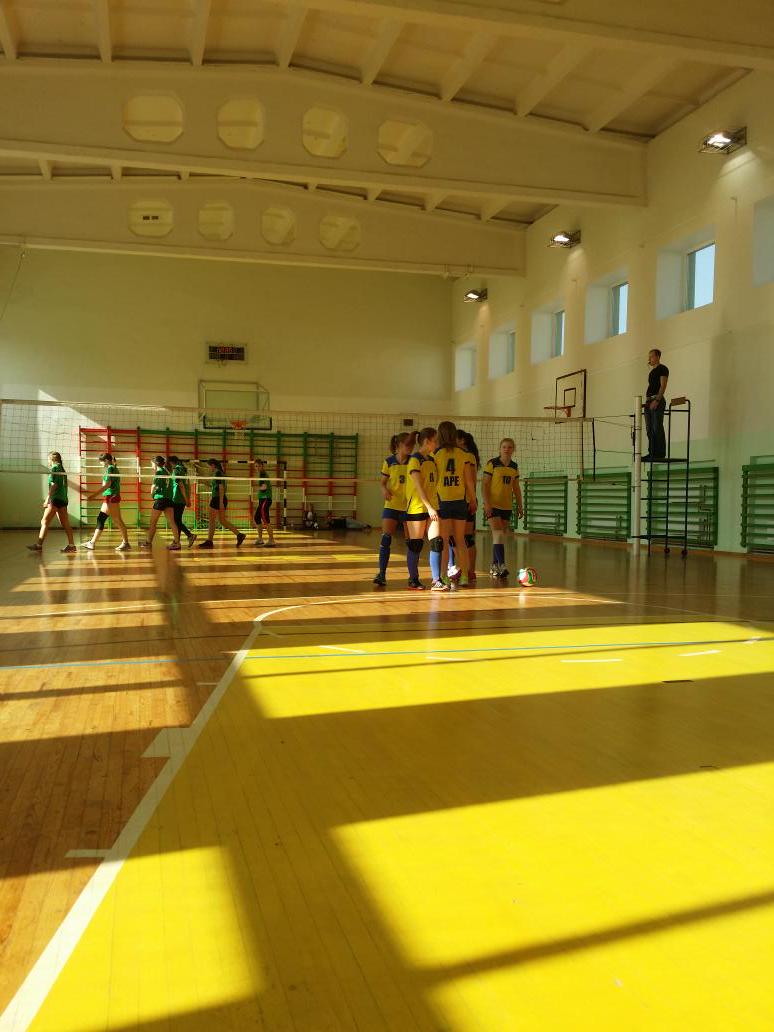 mirklabirka's tweet photo. Dāmas turpina cīņu par 3. vietu
Pirmais sets uzvarēts. http://t.co/AiYFgT8ejs