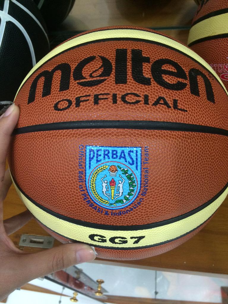 ArenaSport_id's tweet photo. Best seller bola basket: Molten GG7, dapatkan di Arena Sport tweeps! http://t.co/b1y6HVniLW