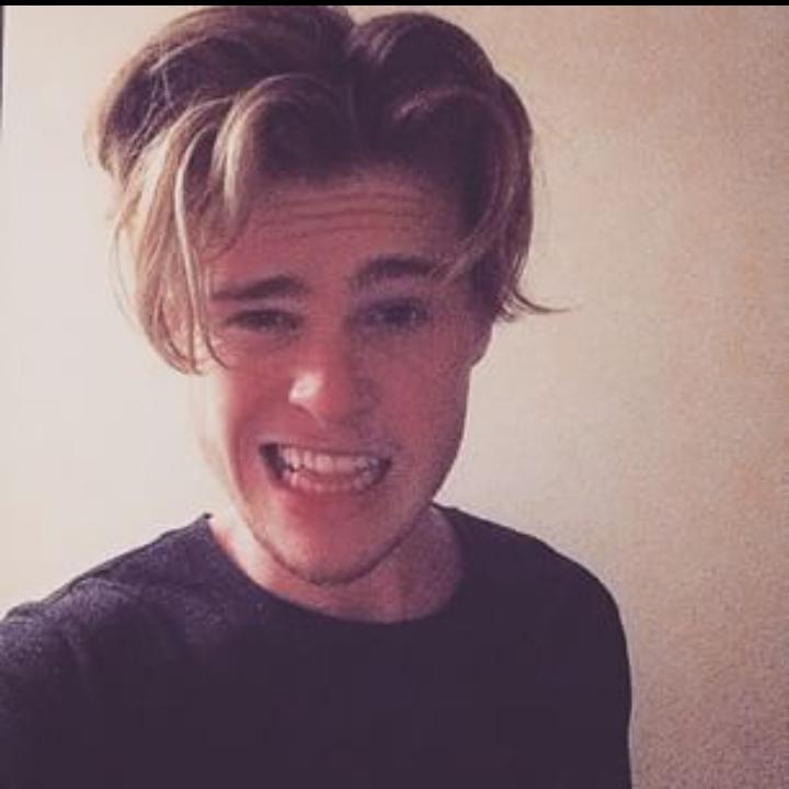 BBrave_Spain's tweet photo. 34 PHOTOS
34 RT
34 VOTES. #VoteBBbrave #KCΑ 17/34 http://t.co/W1bWiWJiEf