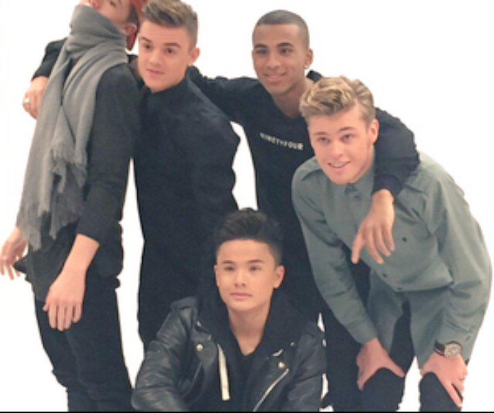 BBrave_Spain's tweet photo. 34 PHOTOS
34 RT
34 VOTES. #VoteBBbrave #KCΑ 18/34 @BBraveOfficial http://t.co/PuXZRE9zfE