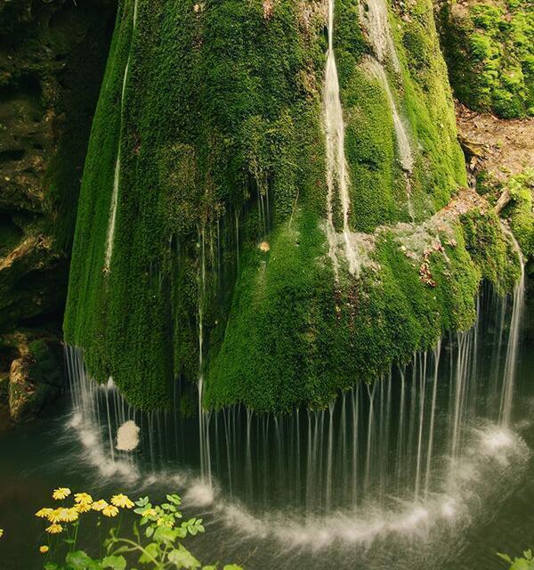 _Paisajes_'s tweet photo. Una catarata increíble en Rumanía. http://t.co/QwNNNJTlYN