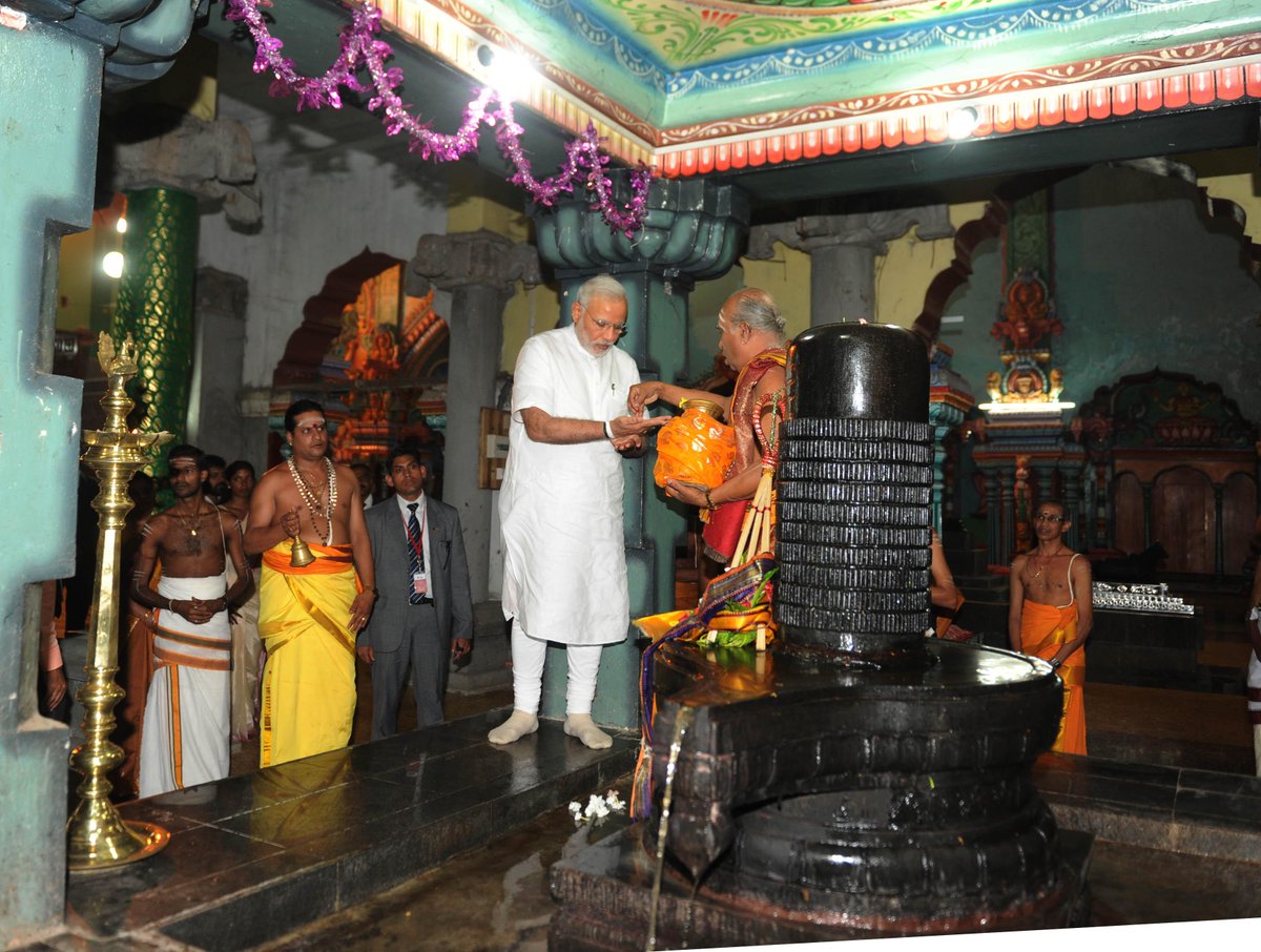 manojsirsa's tweet photo. PM Shri .@NarendraModi offers prayers at the Naguleswaram Temple, Jaffna, #SriLanka http://t.co/Jduw7KMoCq #3NationTour #SriLanka