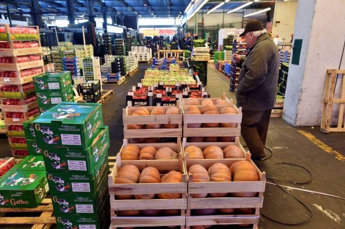 Crisi, addio dieta mediterranea: -25% olio d'oliva, -7% frutta larep.it/1Bh26u6