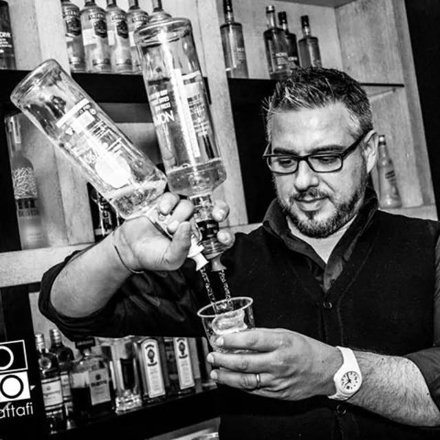 agosto_di's tweet photo. Stasera a lavoro...Blancoynegro! http://t.co/bGNs1CFSF0