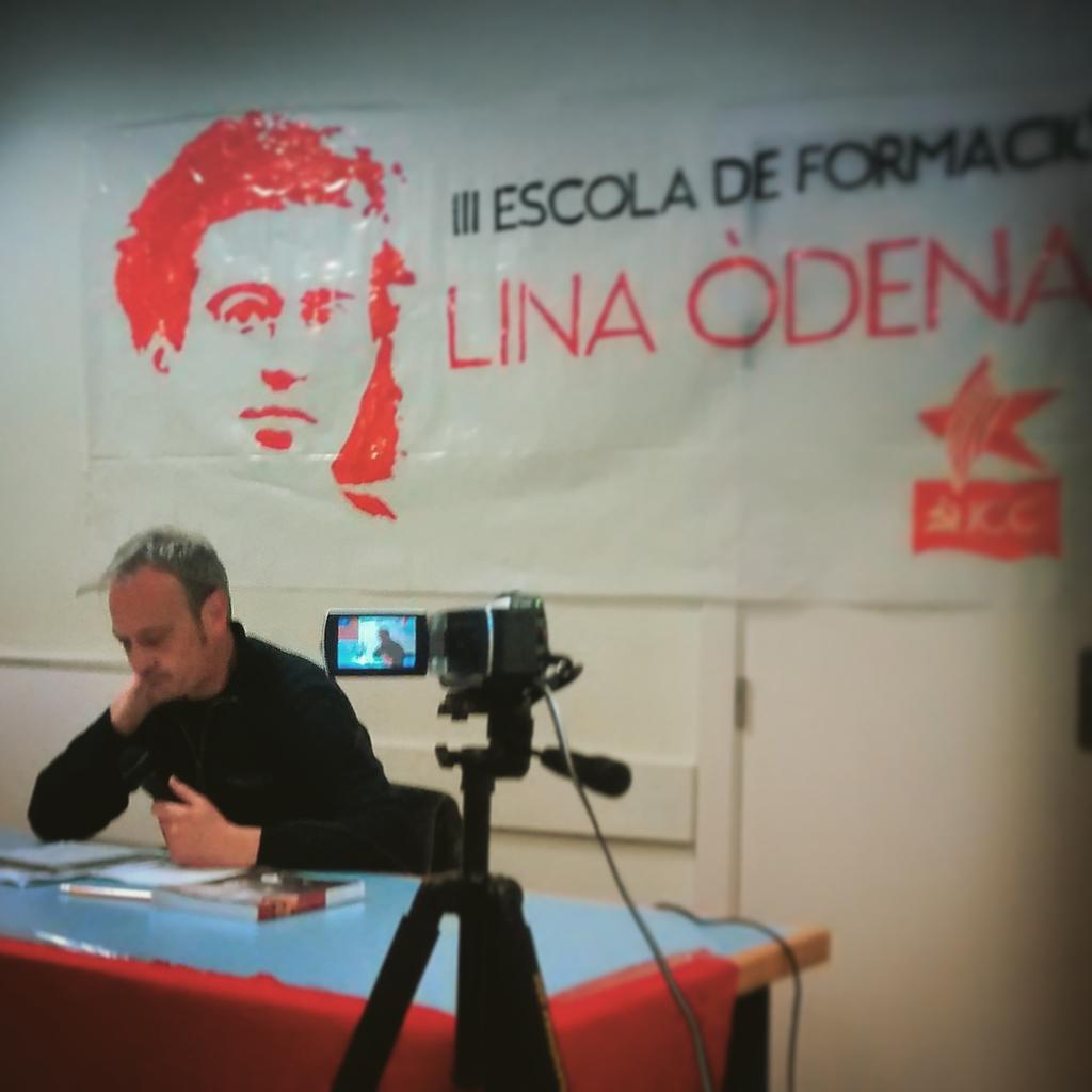 FeminismeJCC's tweet photo. "La precariedad tiene rostro de mujer,a demás de joven, trabajadora,con menos derechos sociales"J.Tébar #Òdena2015JCC http://t.co/iEh0scDcPT