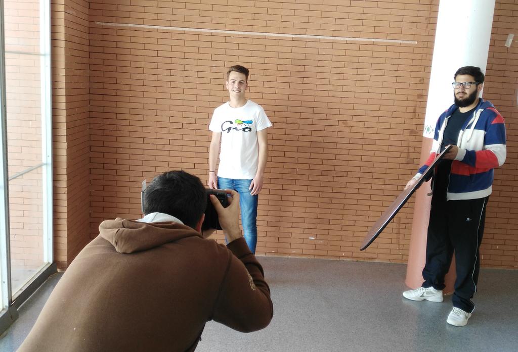 _Gio_Oficial's tweet photo. Making off de la sesión fotográfica, preparación de Book shop on-line. http://t.co/VyDlQdQ0o7