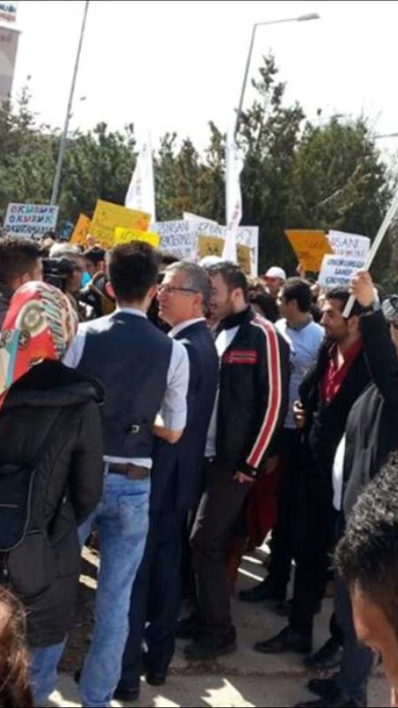 ilk_114's tweet photo. #MuallimlerAnkarada İKTİDARYLA MUHALEFETYLE MECLS YANIMZDA müjde beklıyoruz @HDPgenelmerkezi @MhpTbmmGrubu @Akparti http://t.co/nWpc7qqzPi