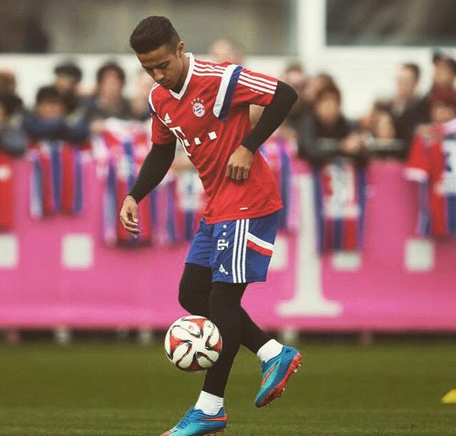 [Bild: CADpGV7WYAEUY1D.jpg]