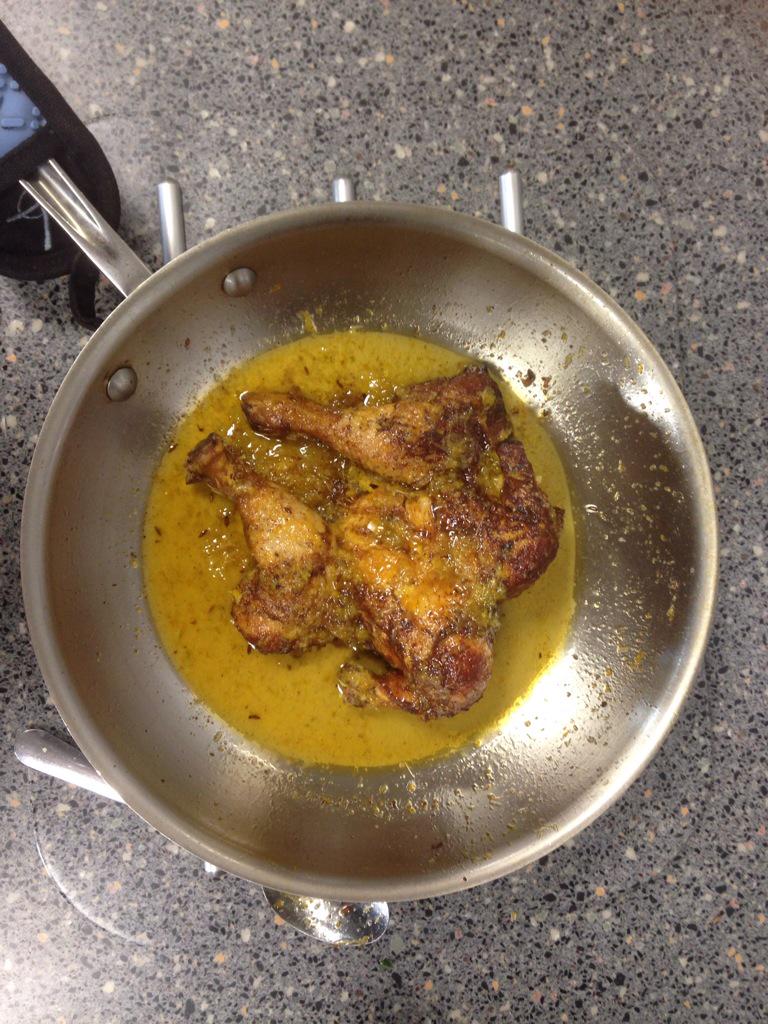 rachelgillon's tweet image. #Spatchcocking another skill on @The_Cook_School #knifeskills class. Poussin with garlic orange honey &amp;amp; ginger