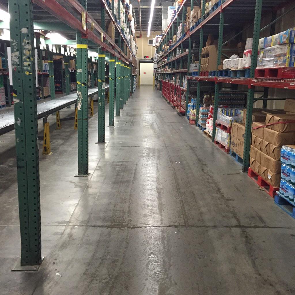 Simonis_Says's tweet photo. T-2229 rocking logistics and ready for a big day of sales! #takingbacklogistics @me3re @KMun71 http://t.co/kcdrXKyZAu