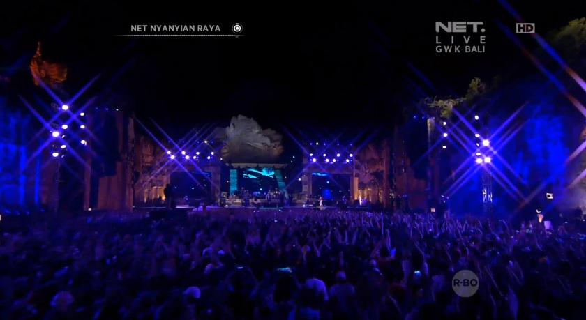 NOW - <a href="/iwanfals/">VL</a> ft Iwan, Grace, Dibya, Dessy menyanyikan lagu 'Pesawat Tempur' #NET_NyanyianRaya