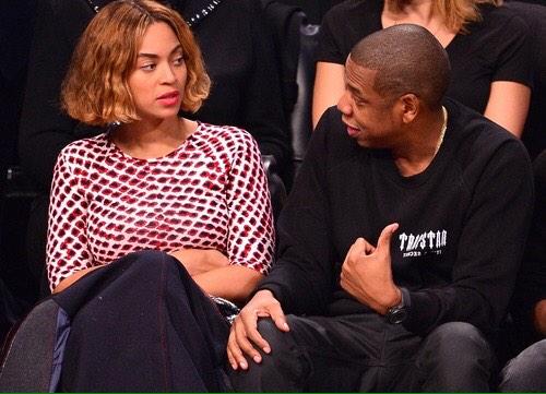 FvckLaDarin's tweet photo. Bey: yo lips dry asf Jay 
Jay: At Least my lips ain't dryer than that pussy
Bey: http://t.co/EmOiyfmxYY
