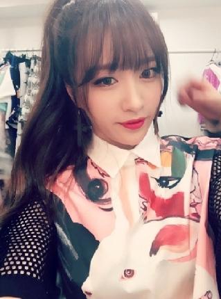 vs_kpop's tweet photo. T-ara #Jiyeon VS Exid #Hani

RT for Jiyeon
FAV for Hani http://t.co/zorv1jubIl