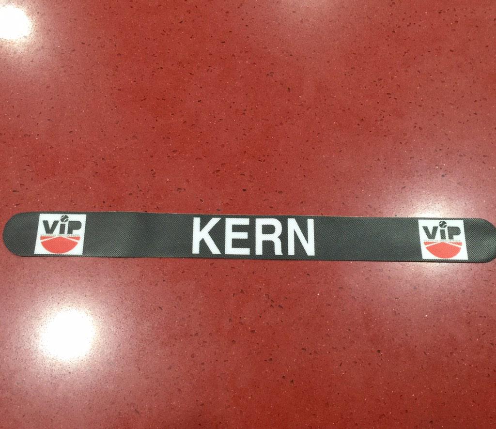 KernVlogs's tweet photo. Aquí esta mi protector personalizado gracias a @VIPindoor !! #padel #wpt #vip http://t.co/GQuuqqILDF