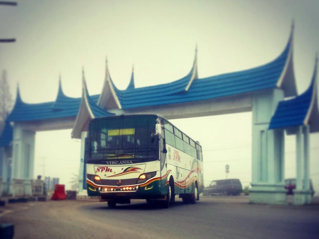 unk_lpu's tweet photo. Welcome to terminal bukitsurungan pdg panjang.....@SukaFotoBis @Bis_NPM @9119Yt @Zackaja1 @FarisIlyas2 http://t.co/0nh2eWza8t