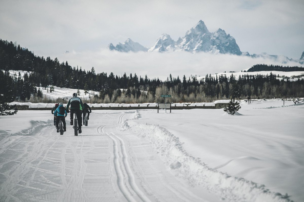 SRAMmtb's tweet photo. Join @outsidemagazine In the Shadow the Tetons in this gallery from Jackson Hole, Wyoming → http://t.co/Bpbri0pjSN http://t.co/JeqkD3AK2d